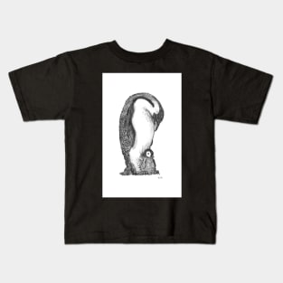 Emperor Penguin with his Chick Kids T-Shirt